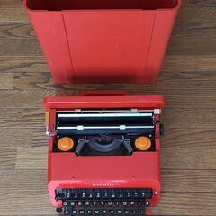 オリベッティー　タイプライター　（昭和レトロ　美品）の画像