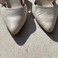 RANDAゴールドパーツバックストラップパンプス　Mの画像