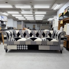 【超美品‼️】オシャレ♪ 英国風 チェスターフィールド調 223cm幅3人掛けソファ 布製パッチワーク♪の画像