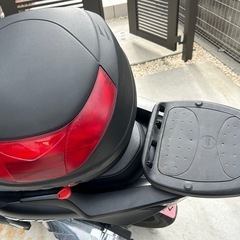 GIVI トップケースの画像