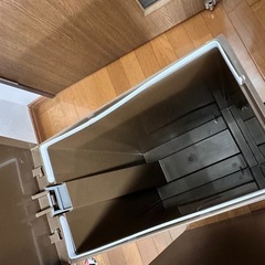ペダル式　ゴミ箱　2個の画像