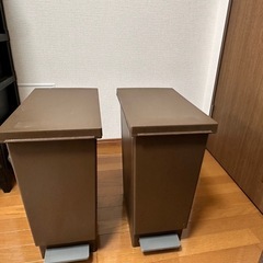 ペダル式　ゴミ箱　2個の画像