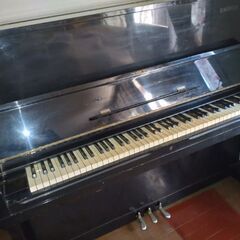 外国製で年代物１箇所キズあり　要調律の画像