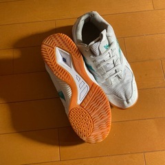 体育館シューズ　23.5cmの画像