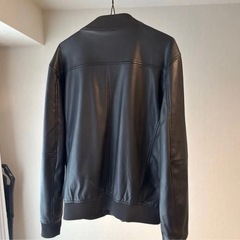 Zara フェイクレザーボンバージャケットの画像