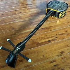 ◼️本皮一枚張り三線◼️ケース・新品教本・バチ付きの画像