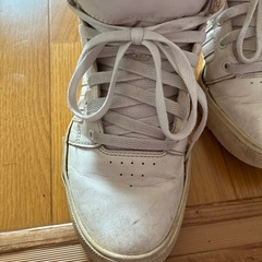 adidas  スニーカーの画像