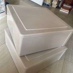 早く取りに来られる人優先！クリアケース 正方形２個 の画像