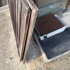 木の引き戸、網戸、合板の長板、もらってください！の画像