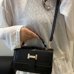 ブラック クロコダイル風 ショルダーバッグの画像