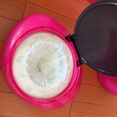 Combi 　おむつバケツの画像