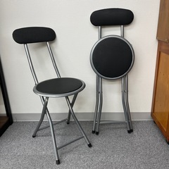 折りたたみイスの画像