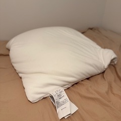 無印 体にフィットするソファ用補充クッション1kg①の画像