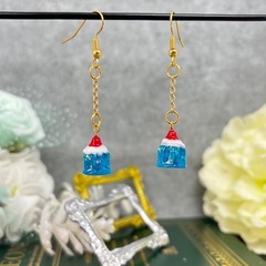 【新品未使用】 プレゼントにも🩵耳元に雪夜の魔法🩵 キラキラ ブルーゼリーのピアス イヤリング 金具変更可能 ミニチュアスイーツ お菓子の画像