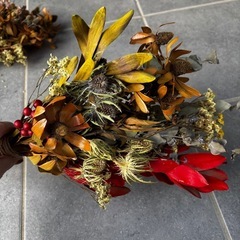 スワッグ ドライフラワーの画像