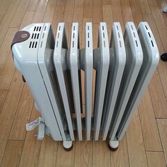 ★ジモティ割あり★ デロンギ オイルヒーター JR0812-BR 動作確認／クリーニング済み TK7721【リユースのサカイつくば店】の画像