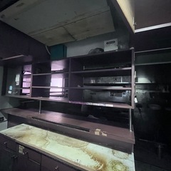 【飲食店✨設備】両面カウンター上部吊戸棚の画像