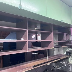 【飲食店✨設備】両面カウンター上部吊戸棚の画像