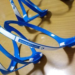 ボントレガーボトルゲージ青　カーボン　超軽量　16g　２個セットの画像