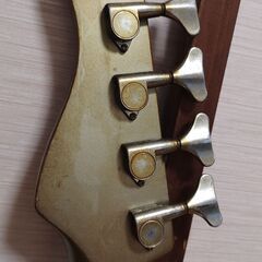 41. Fernandes Bassの画像