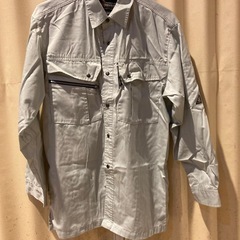 作業着2着、ズボン1着の画像