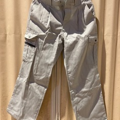 作業着2着、ズボン1着の画像