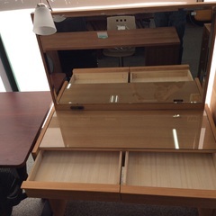 【一面鏡のドレッサー】ドレッサー　一面鏡　大塚家具　OTSUKA　ガラス板　化粧台　鏡台　タモ材　ライト付き：ナチュラルの画像