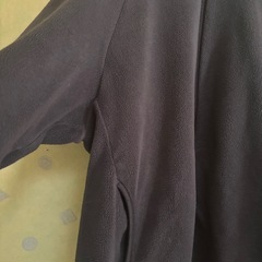 ユニクロのフリース　黒色の画像