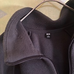 ユニクロのフリース　黒色の画像