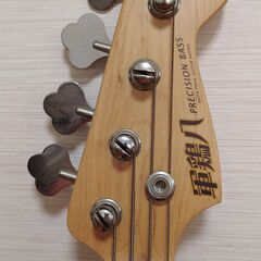 42. ベースギターの画像