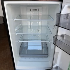 56⭐️2023年製★東芝　冷蔵庫　ブラック　黒　右開き　一人暮らし の画像