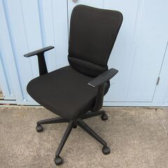 メッシュチェア　肘あり　ブラック　事務イス　