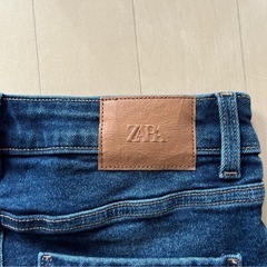 ZARA ザラ デニム ジーンズ 切りっぱなしダークブルーの画像