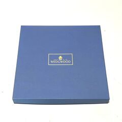 店頭引き渡し 未使用 WEDGWOOD ウェッジウッド 皿 食器 花柄 いちご 未使用の画像