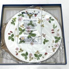 店頭引き渡し 未使用 WEDGWOOD ウェッジウッド 皿 食器 花柄 いちご 未使用の画像