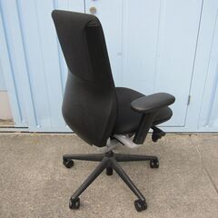 特価！　事務イス　肘あり　ブラック　プラス製Beチェア　KD-MA61SL BKの画像