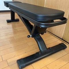 可変式ダンベル（フレックスベル）とワークベンチのセットの画像