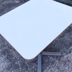 IKEA　BILLSTA　サイドテーブル　ホワイト　白　幅70奥行60高さ74の画像