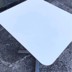 IKEA　BILLSTA　サイドテーブル　ホワイト　白　幅70奥行60高さ74の画像