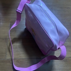 【ほぼ新品】シンデレラのエナメルバッグの画像