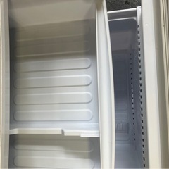 大阪引取限定　SHARP ノンフロン冷蔵庫 SJ-14E7-KW 137Lの画像