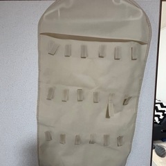 ハンガーで吊るす小物収納ポケットの画像