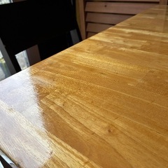 カジュアルダイニングテーブルの画像