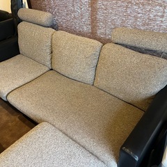 3人掛けソファ オットマン付き グレー ブラック　 の画像