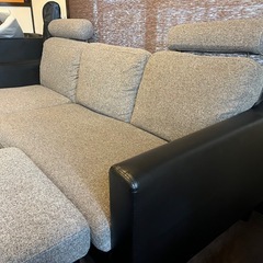 3人掛けソファ オットマン付き グレー ブラック　 の画像