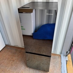 59⭐️2023年製★ハイセンス　冷蔵庫　ミラー　ブラック　鏡　右開き　一人暮らし の画像