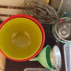 バット　ボウル　じょうご　鍋敷き　調理器具　いろいろの画像