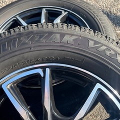 ブリヂストン　ブリザック　スタッドレスタイヤ　15インチ の画像