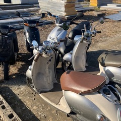 ヤマハジョンアプリオ全部で5台　エンジンかかりますの画像