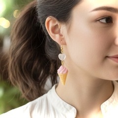 【新品未使用】🍓 ハートにときめく🍦 恋するミニチュアソフトクリームのピアス キャッチ式 イヤリング 変更可能 プレゼント スイーツアクセサリーの画像